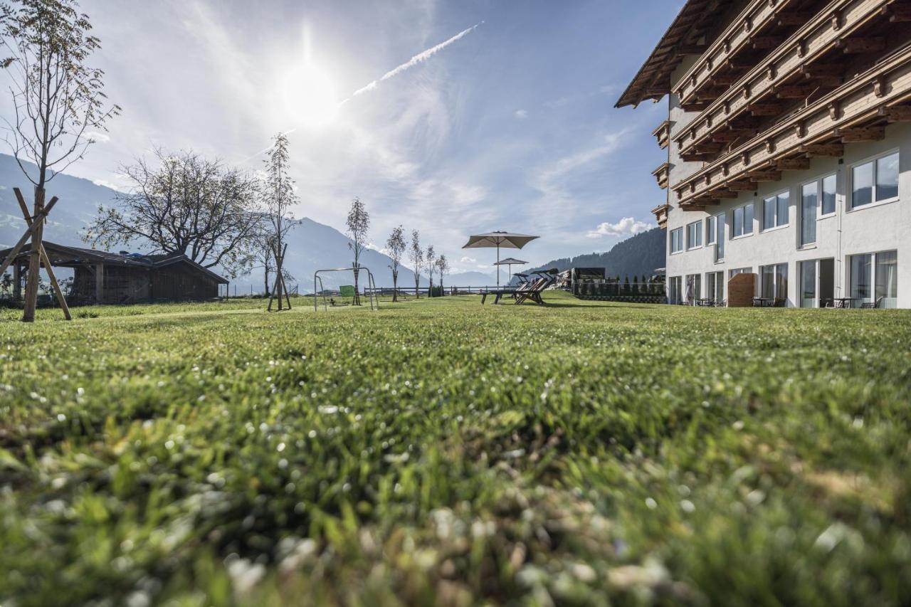 Maxstudio Premium Apartment Zillertal Mit Bergblick Schlitters Exterior photo